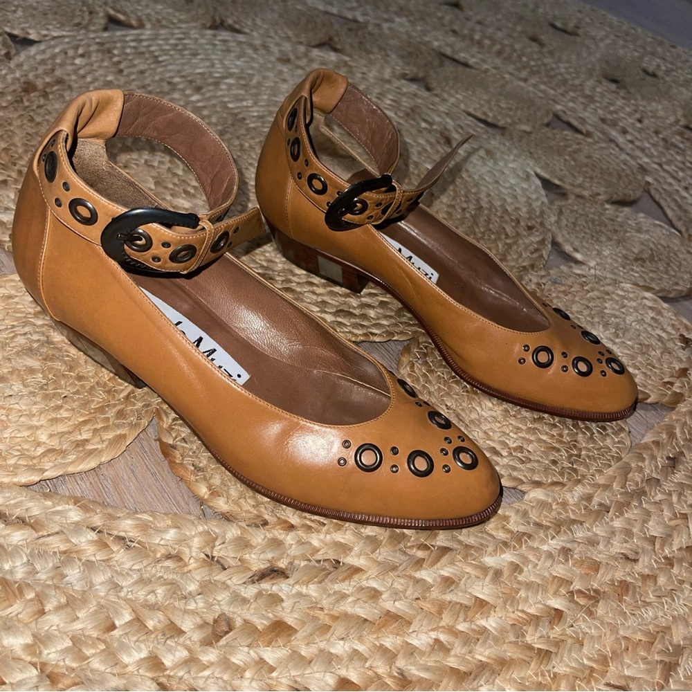 Women's Nando Muzi Grommet Italian Leather Mary Jane Pumps - Picture 2 of 11